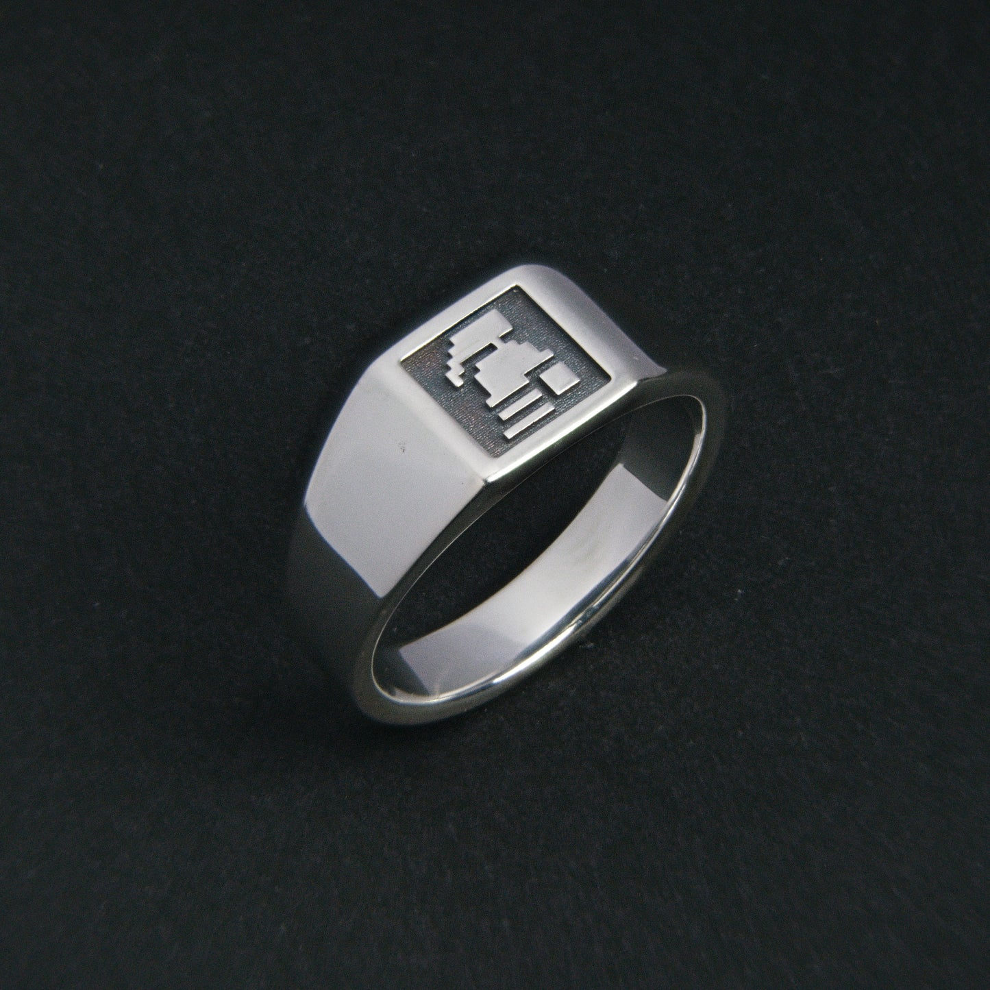 Ironman Signet