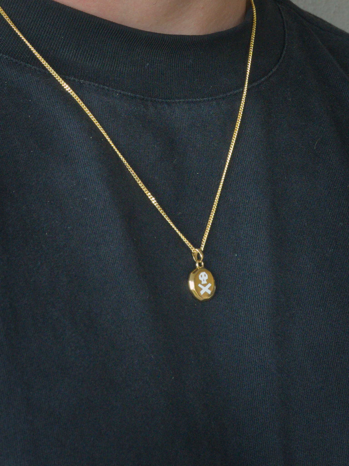 Death Rune Pendant (g)